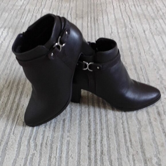 Shoes - SIDE ZIP DARK BROWN  BOOTS W/SILVER HARDWARE SIZE 7